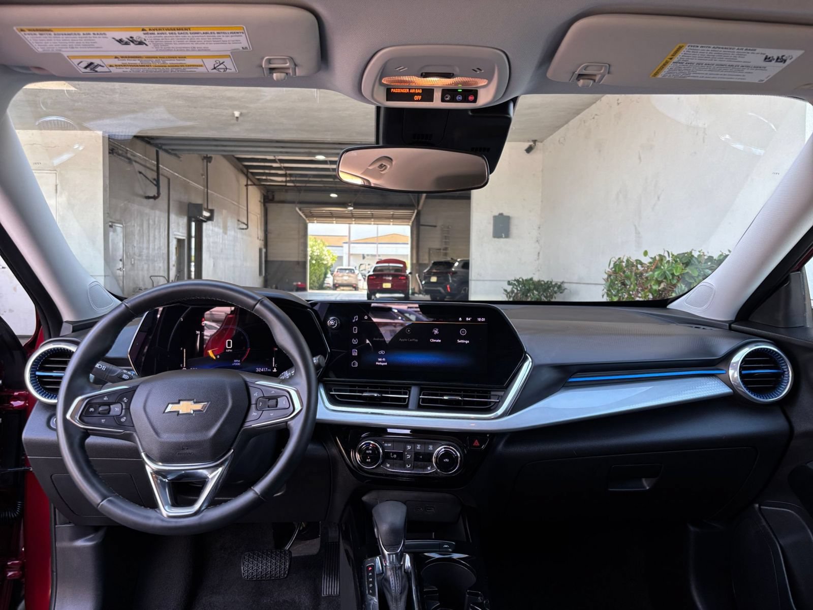 Used 2025 Chevrolet Trax LT w/ LT Convenience Package FWD image 60