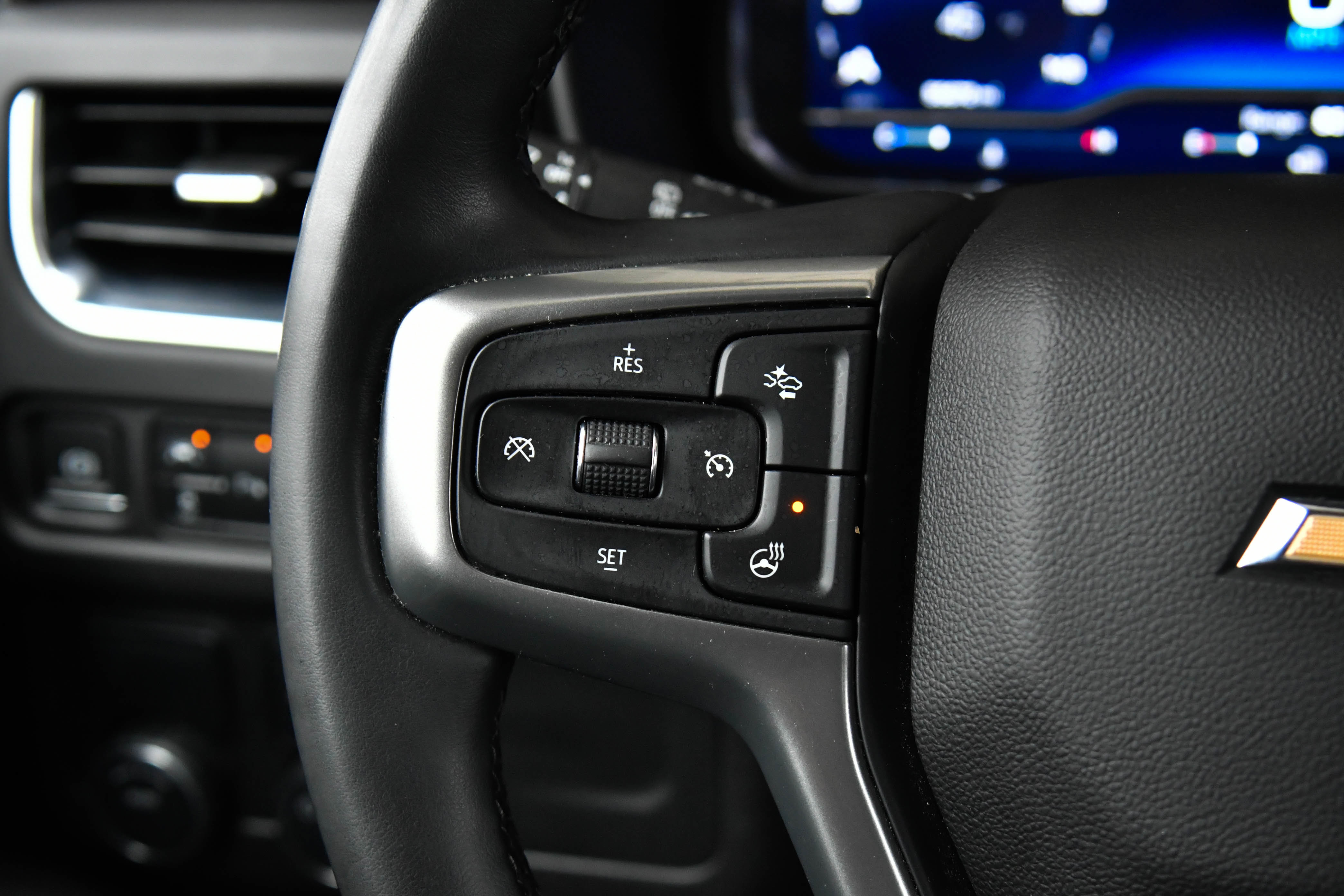 Used 2023 Chevrolet Suburban Premier image 34