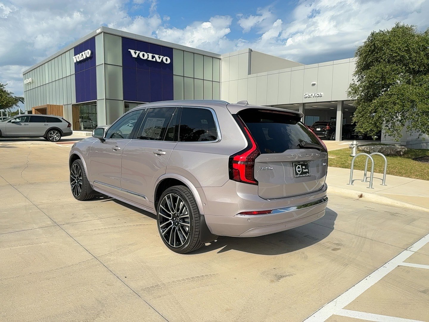Used 2026 Volvo XC90 B6 Plus w/ Protection Package Premier AWD/4WD image 4