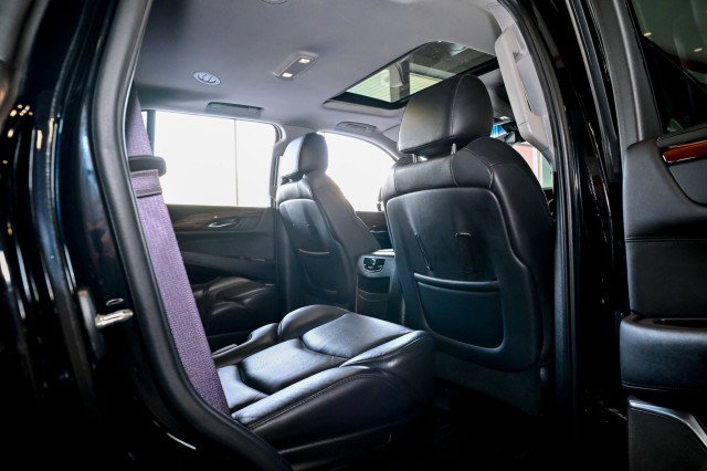 Used 2017 Cadillac Escalade Luxury AWD/4WD image 25