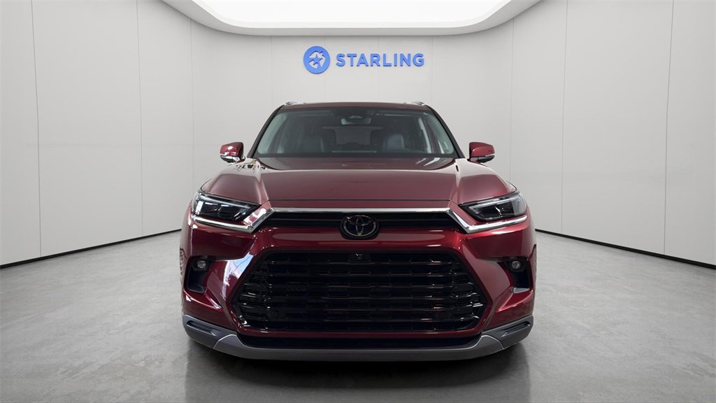 Used 2024 Toyota Grand Highlander XLE image 2