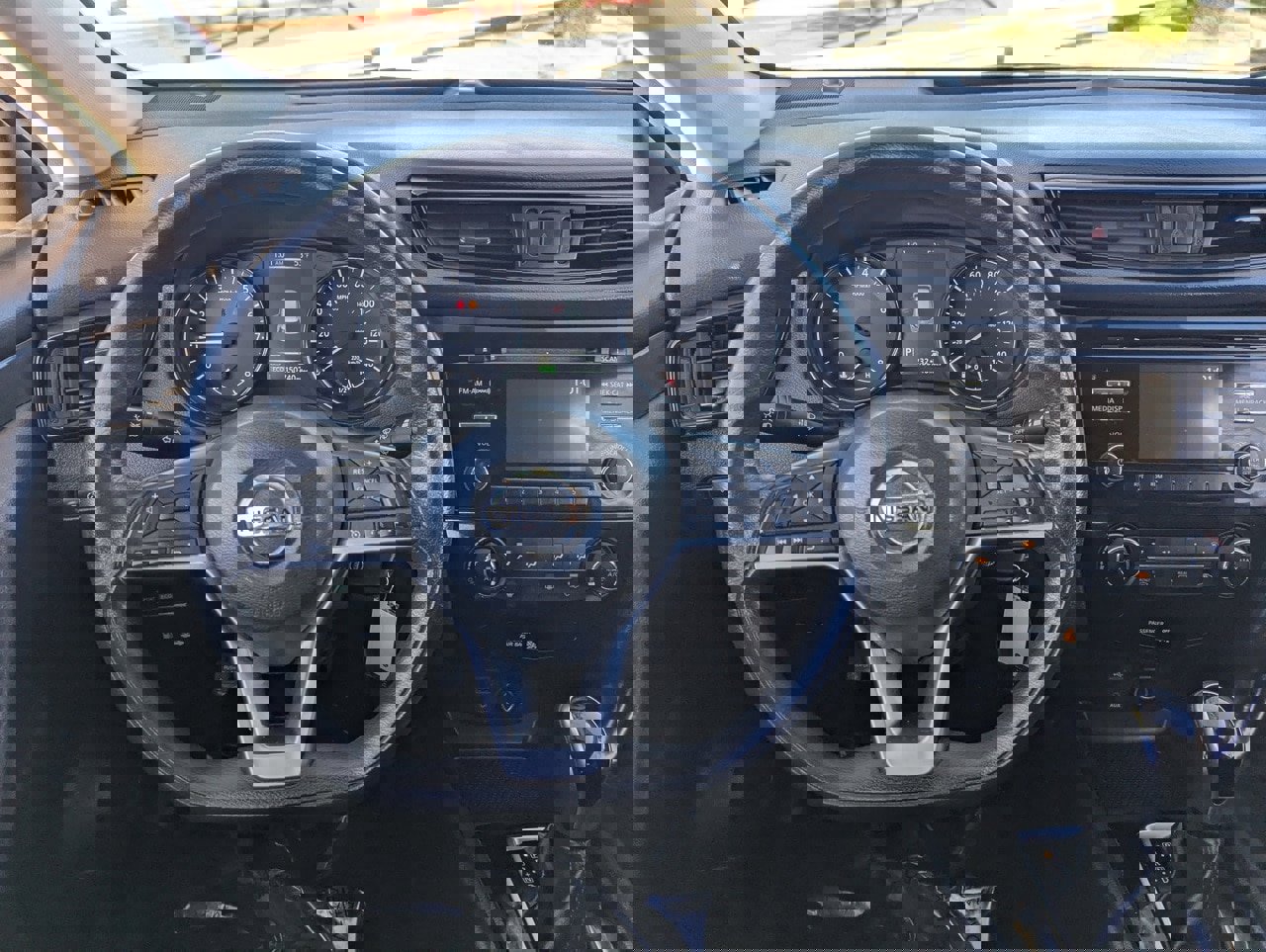 Used 2017 Nissan Rogue S w/ S Family Package image 16