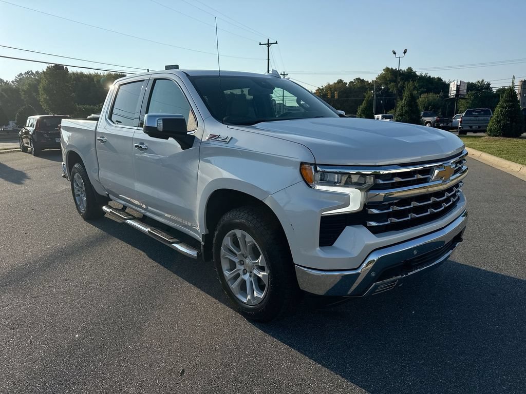Used 2022 Chevrolet Silverado 1500 LTZ AWD/4WD image 2