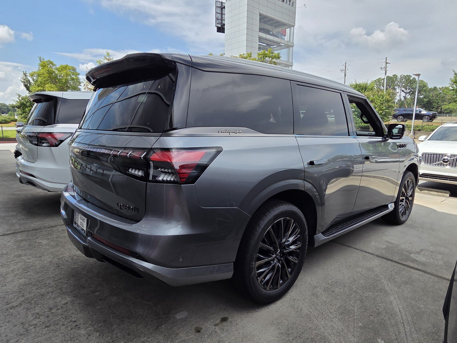 New 2027 INFINITI QX80 Autograph w/ Premium Cargo Package AWD/4WD image 5