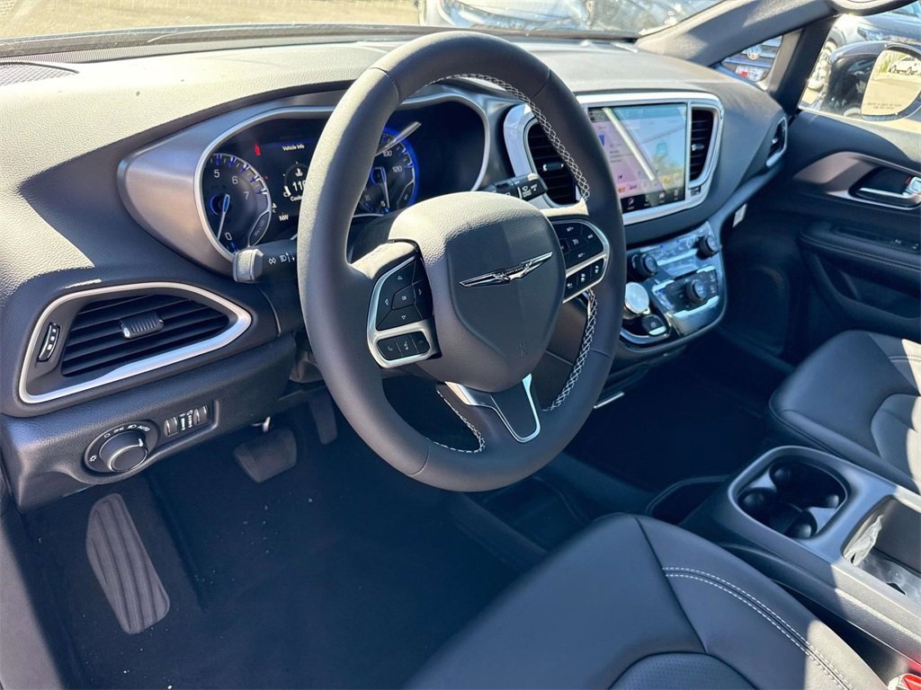 New 2026 Chrysler Voyager LX image 22