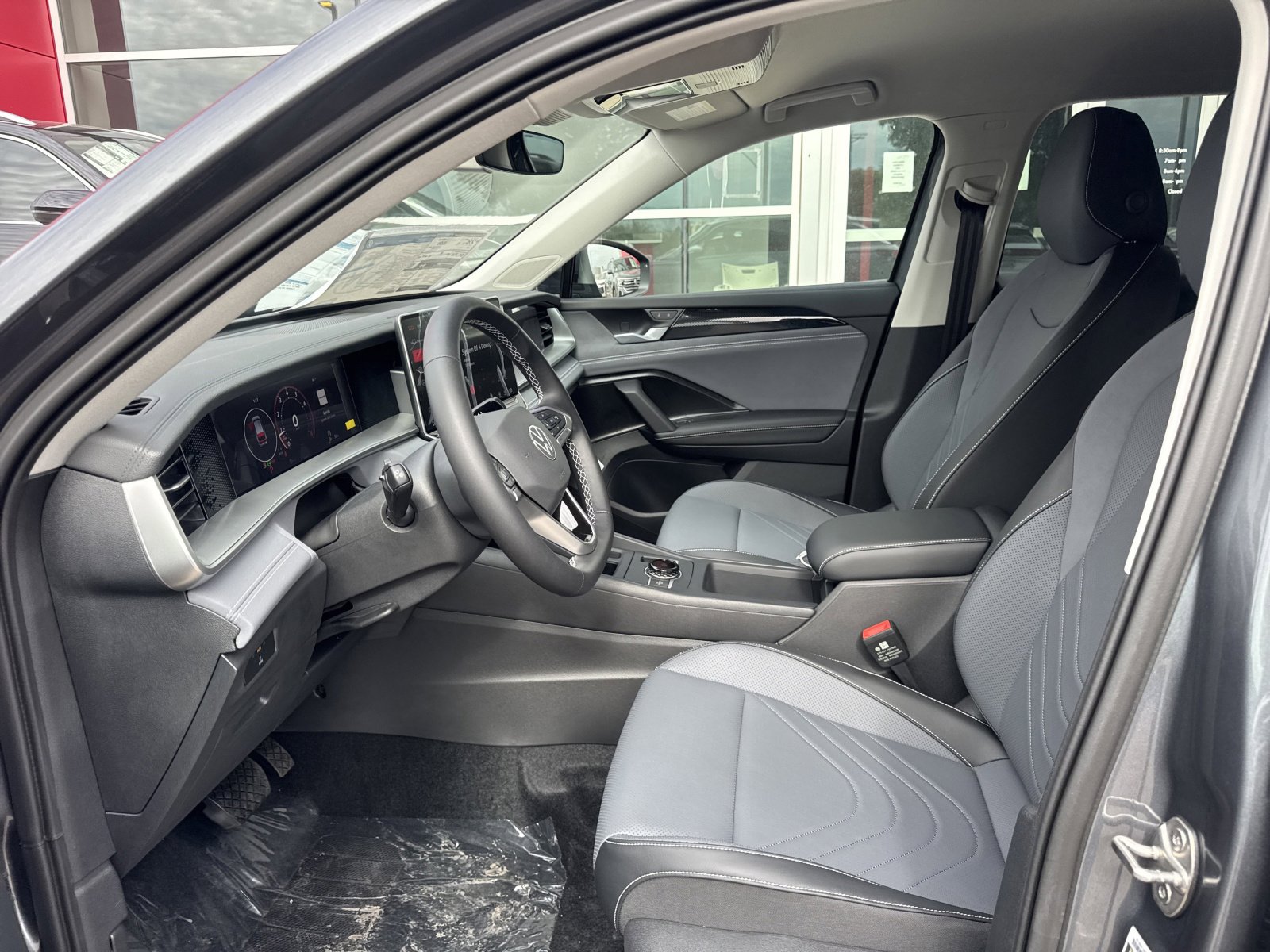 New 2026 Volkswagen Tiguan SE image 23