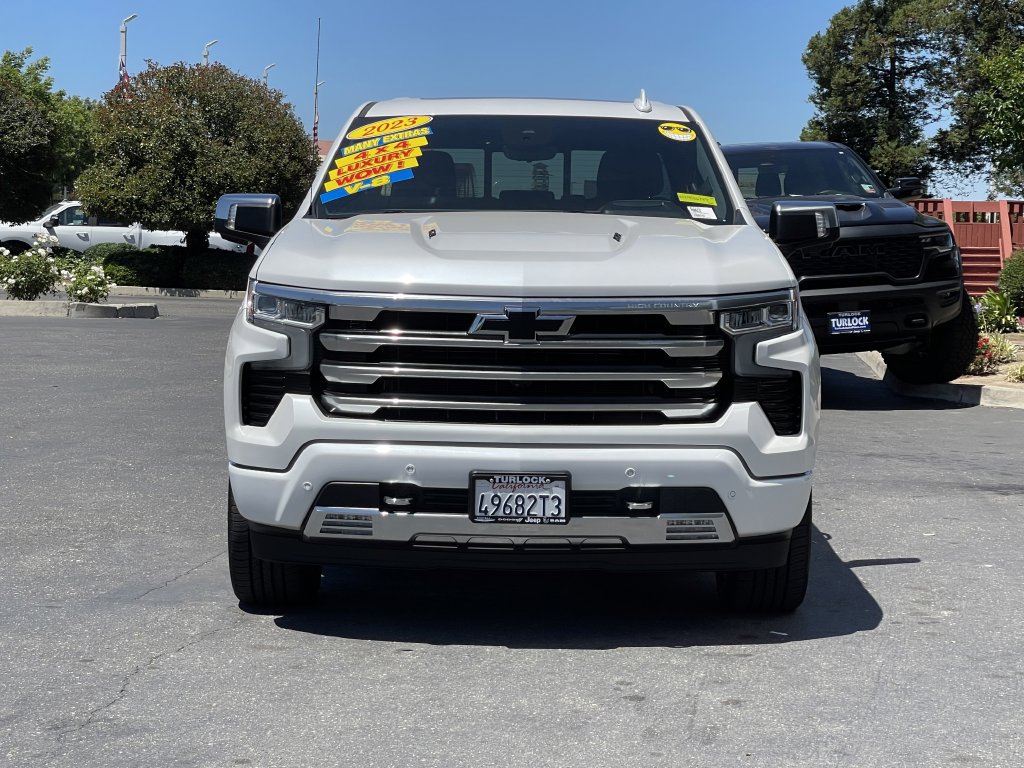 Used 2023 Chevrolet Silverado 1500 High Country w/ High Country Premium Package AWD/4WD image 2