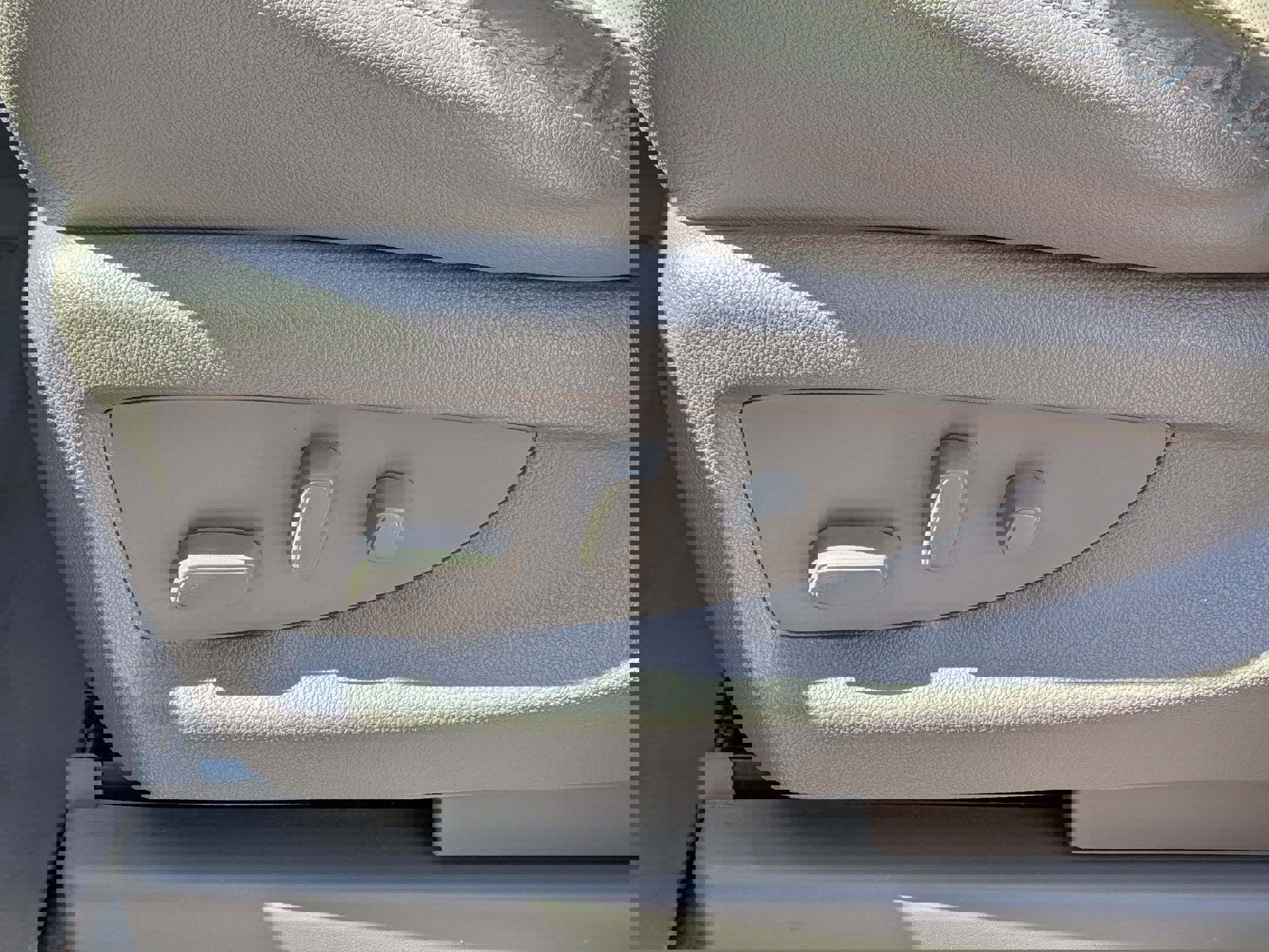 Used 2019 GMC Yukon SLT w/ Premium Edition image 17