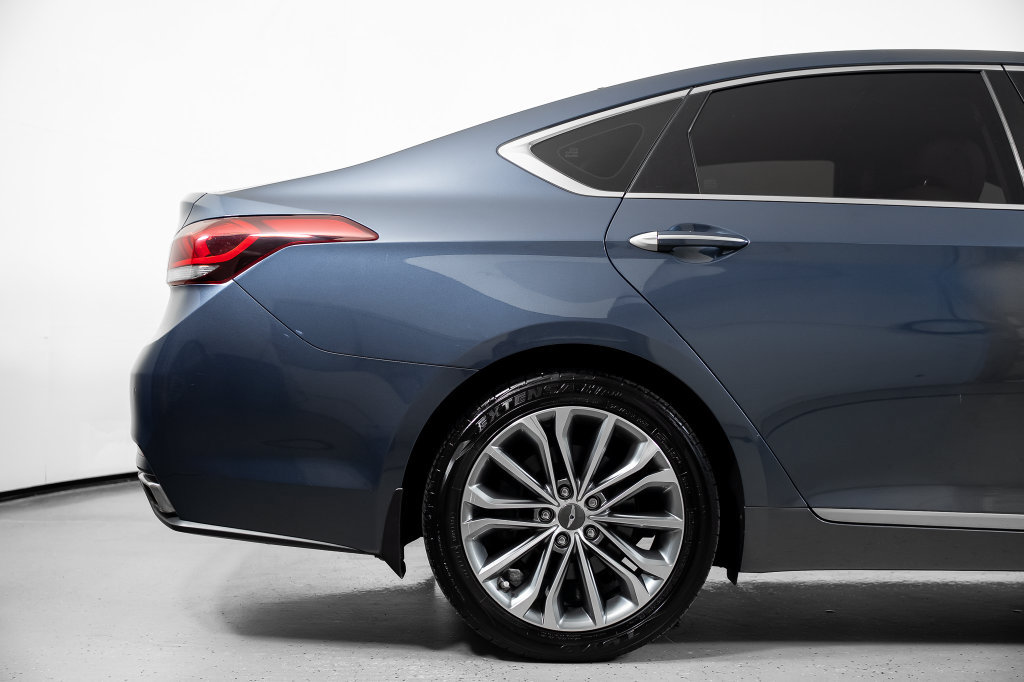 Used 2015 Hyundai Genesis 3.8 w/ Option Group 03 RWD image 5