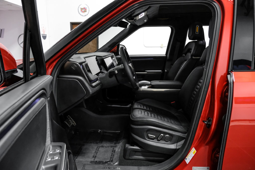 Used 2023 Rivian R1T Adventure Dual AWD/4WD image 4