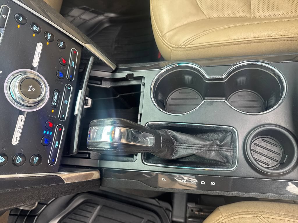 Used 2017 Ford Explorer Limited w/ Equipment Group 301A FWD image 24