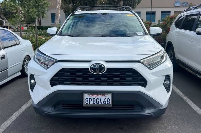Used 2019 Toyota RAV4 XLE w/ Convenience Package FWD image 3