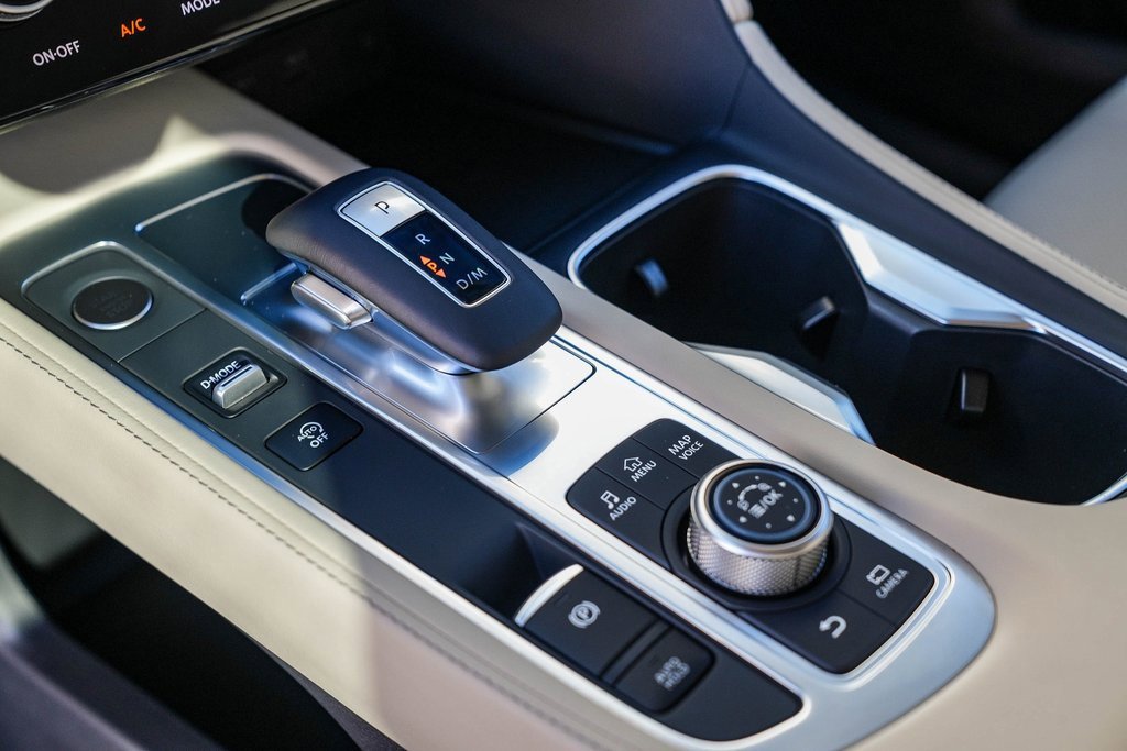 Certified 2025 INFINITI QX60 Luxe w/ Vision Package image 18