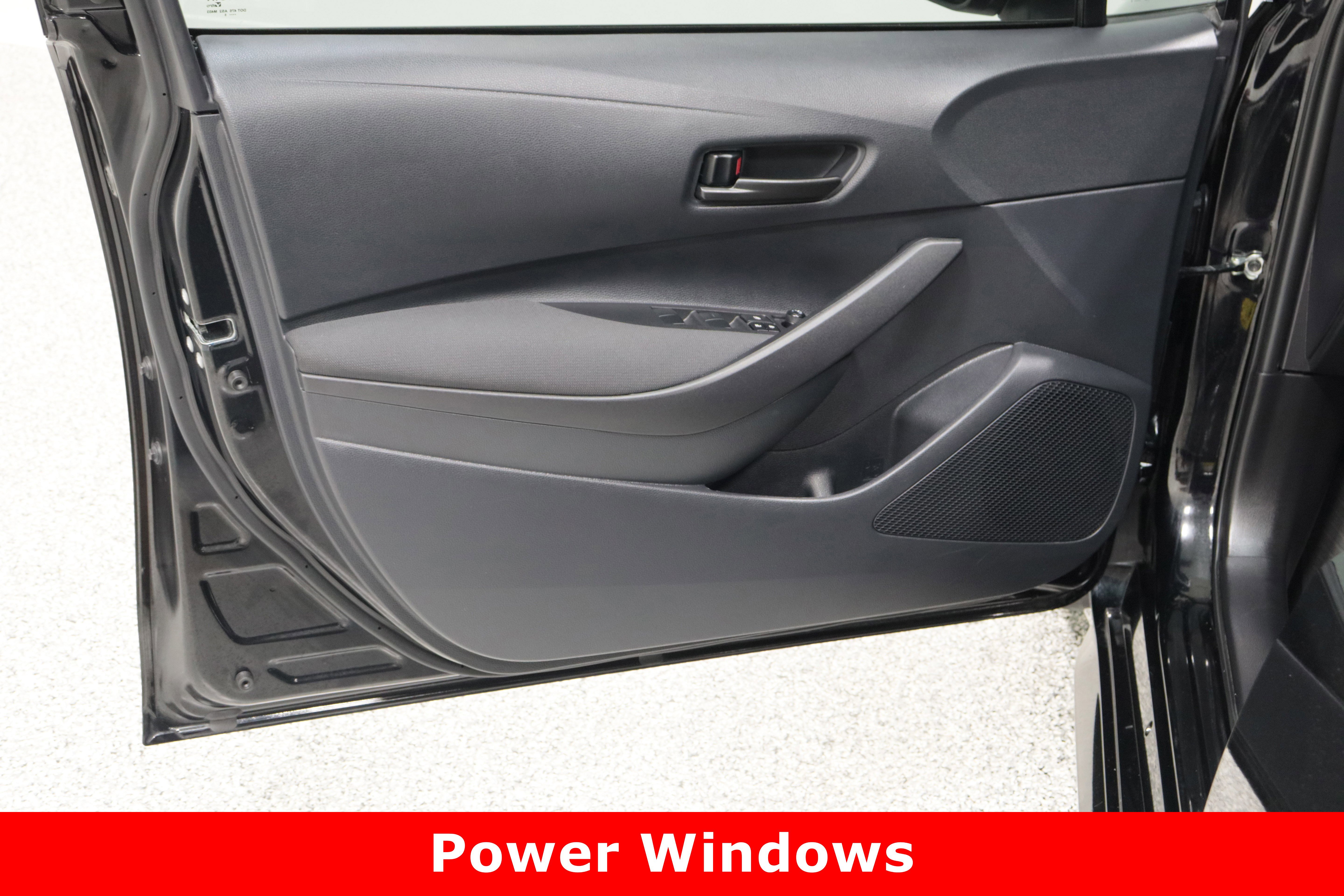 Used 2025 Toyota Corolla LE image 12