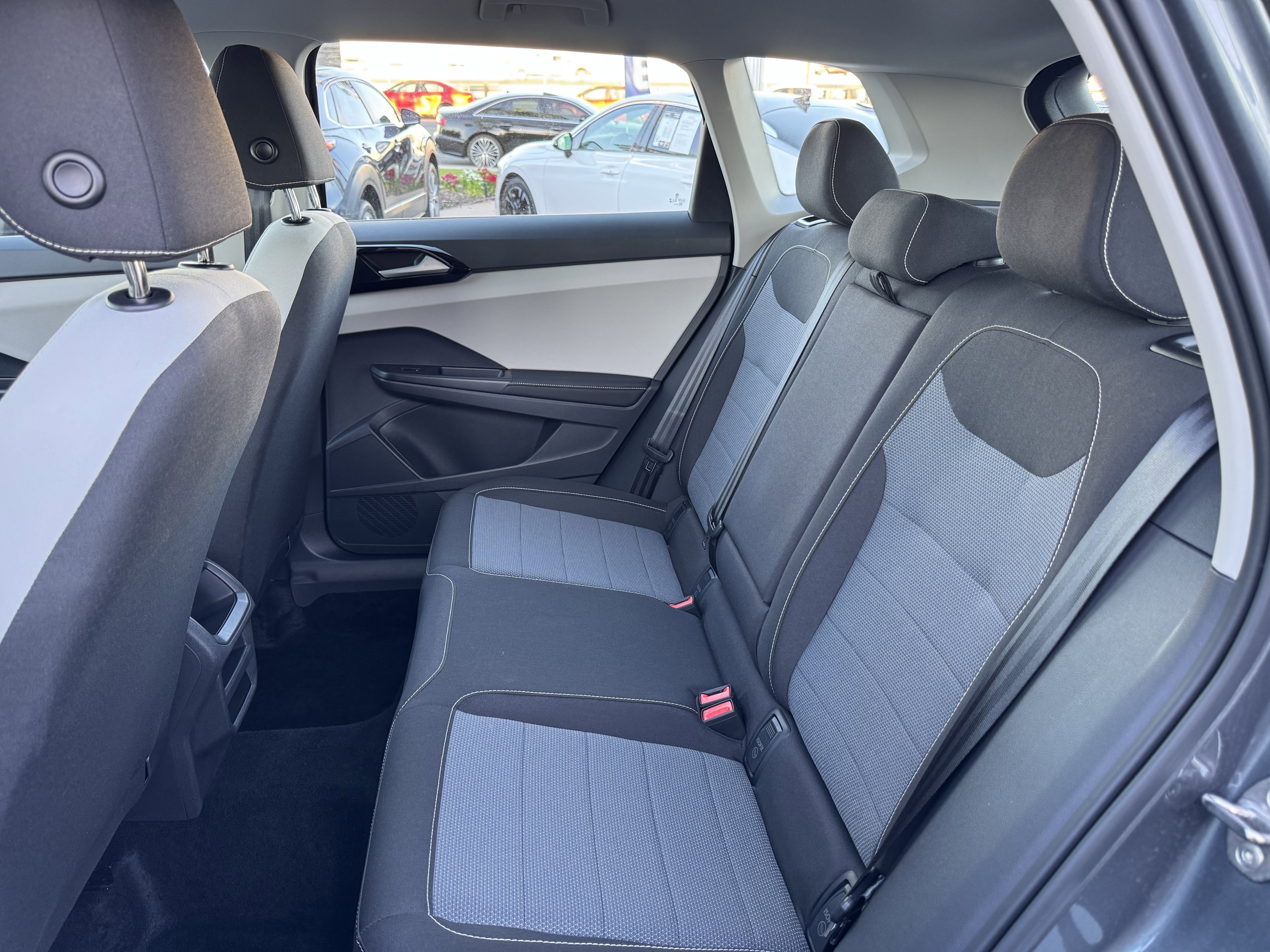 Used 2025 Volkswagen Taos S image 31