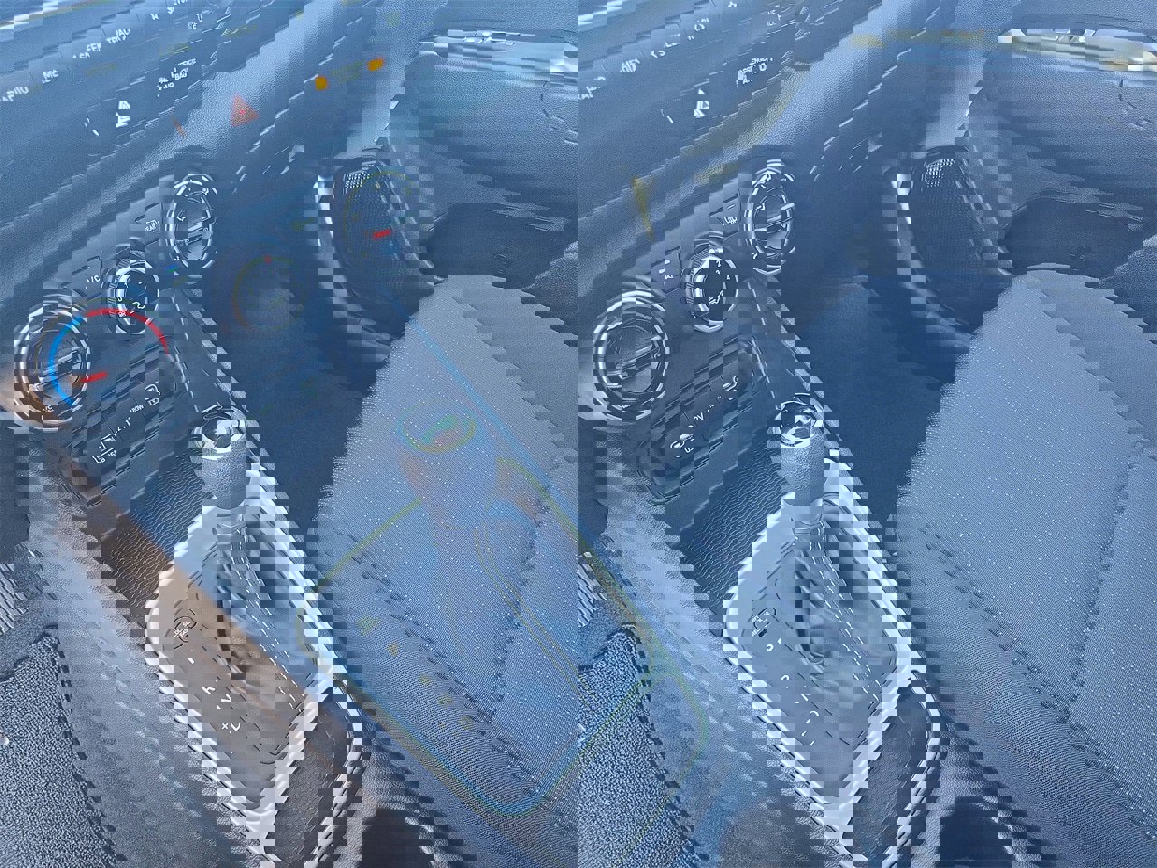 Used 2025 Hyundai Venue SE image 23