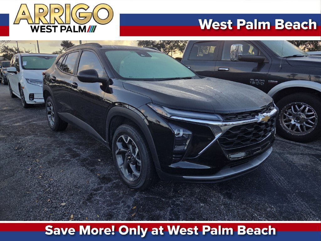 Used 2024 Chevrolet Trax LT FWD image 1
