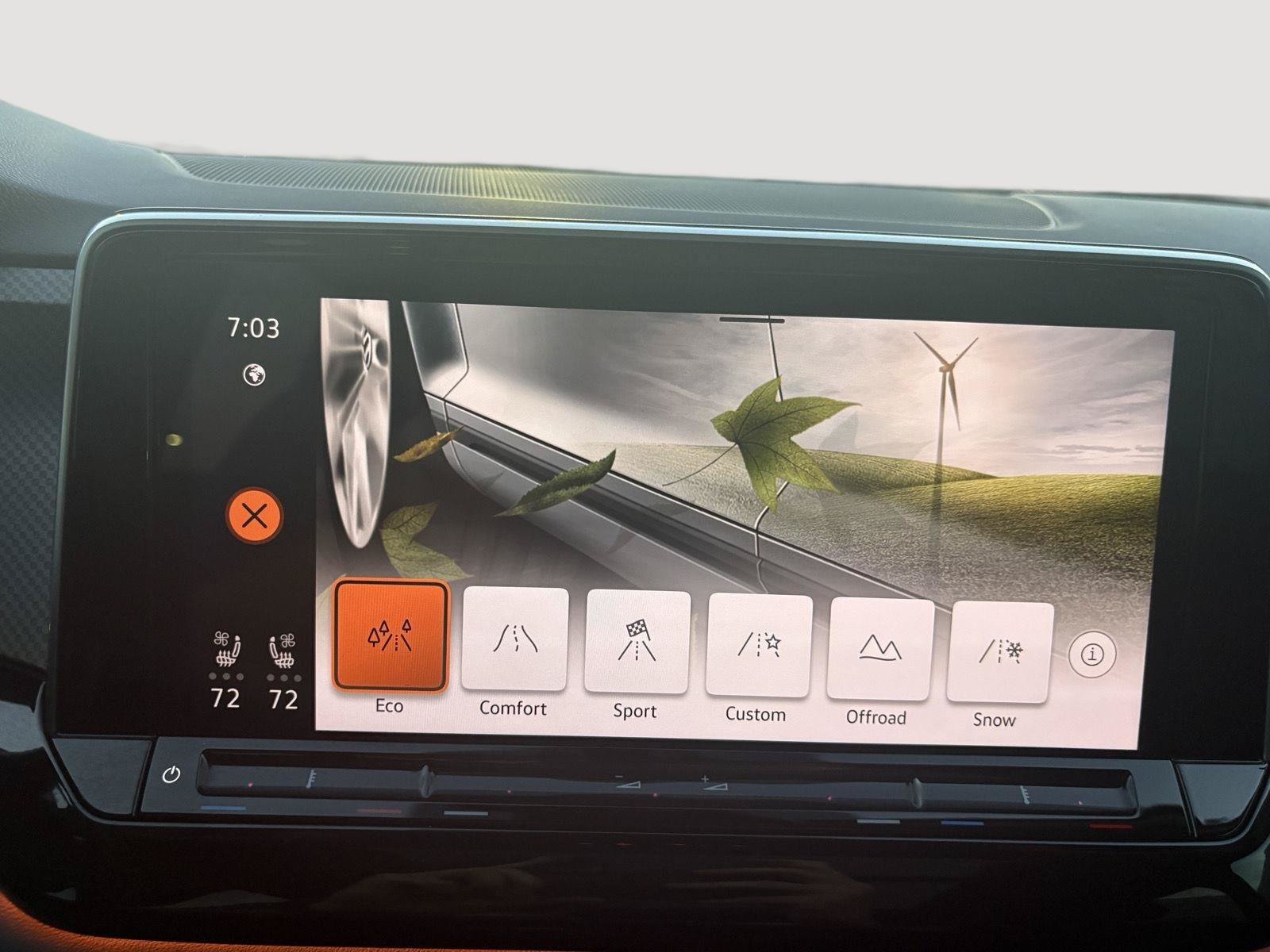 Certified 2024 Volkswagen Atlas Peak Edition SEL AWD/4WD image 25