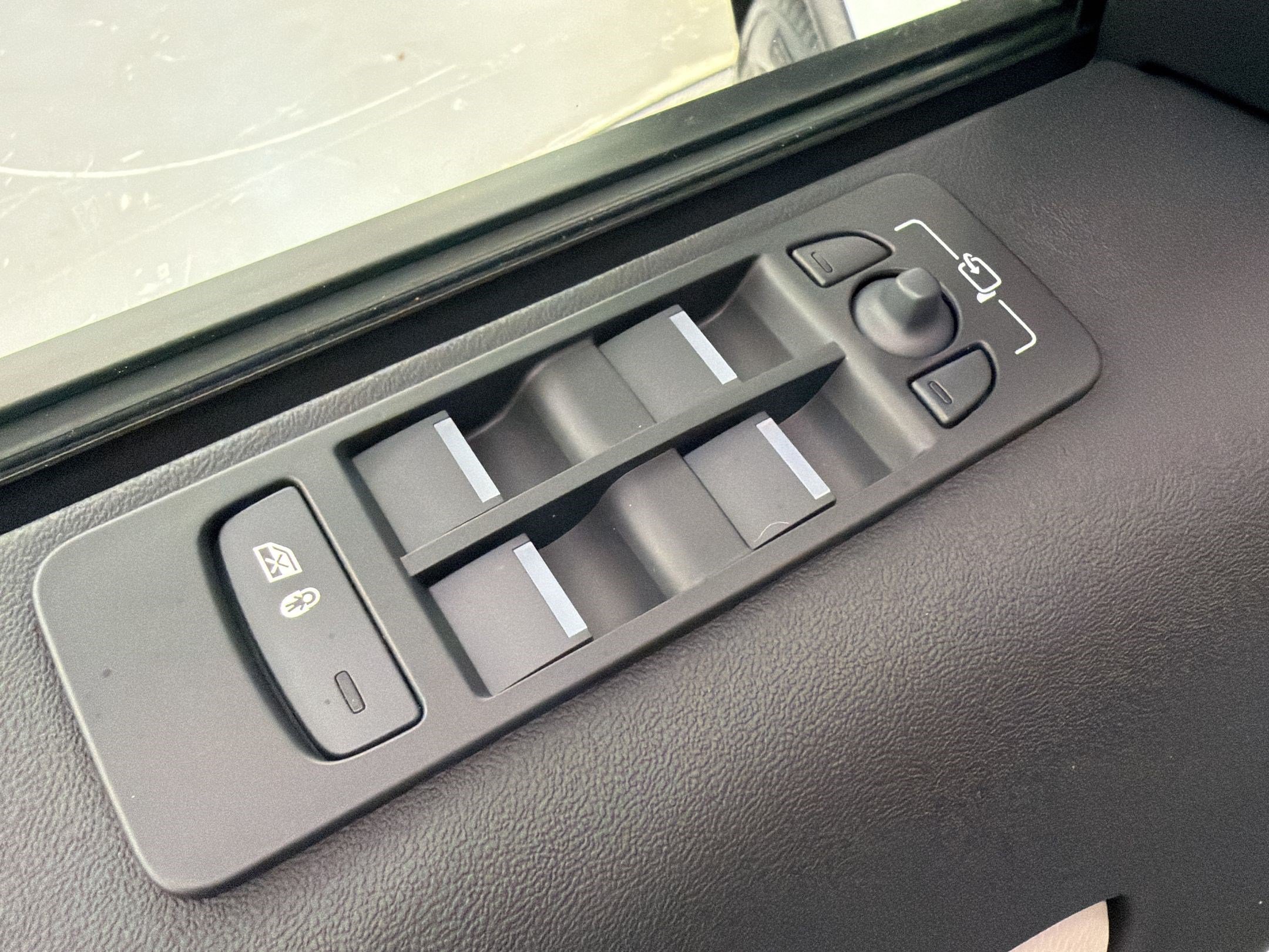 New 2026 Land Rover Discovery Sport Landmark AWD/4WD image 26