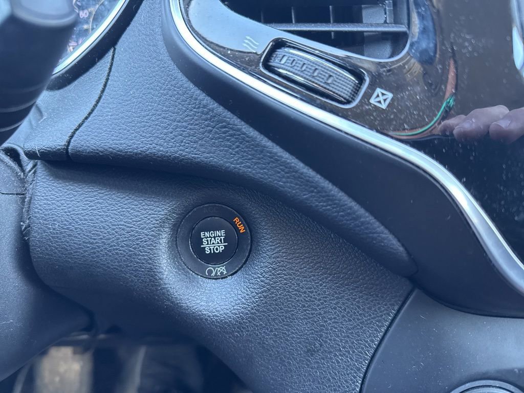 Used 2019 Jeep Cherokee Limited image 21