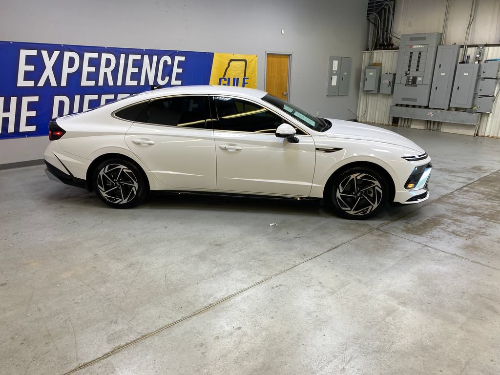 Used 2026 Hyundai Sonata SEL FWD image 8