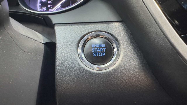 Used 2019 Toyota Camry SE w/ Convenience Package FWD image 25