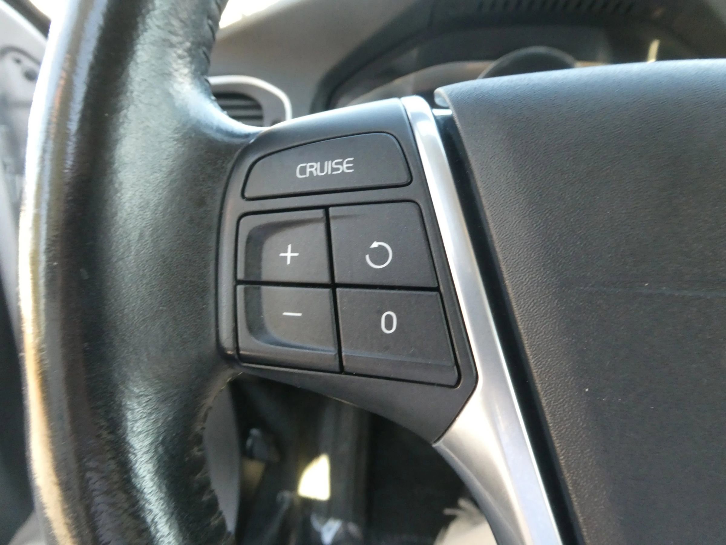 Used 2016 Volvo S60 T5 Premier w/ Convenience Package image 19