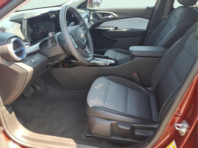 Used 2025 Chevrolet Trax LT FWD image 20