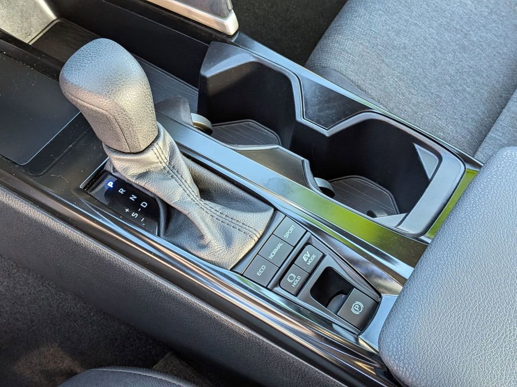 Used 2025 Toyota Camry LE image 24