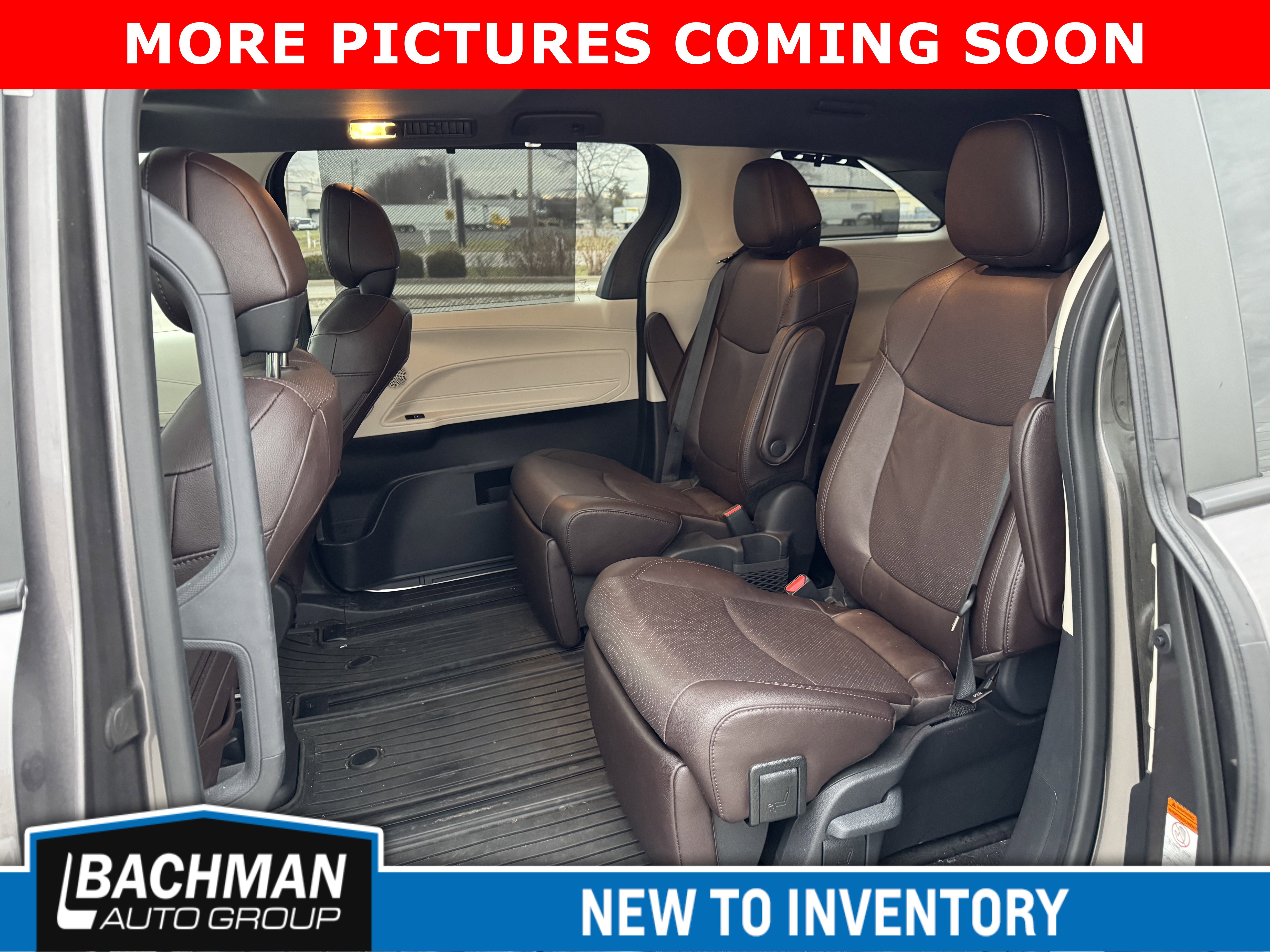 Used 2023 Toyota Sienna Platinum image 8