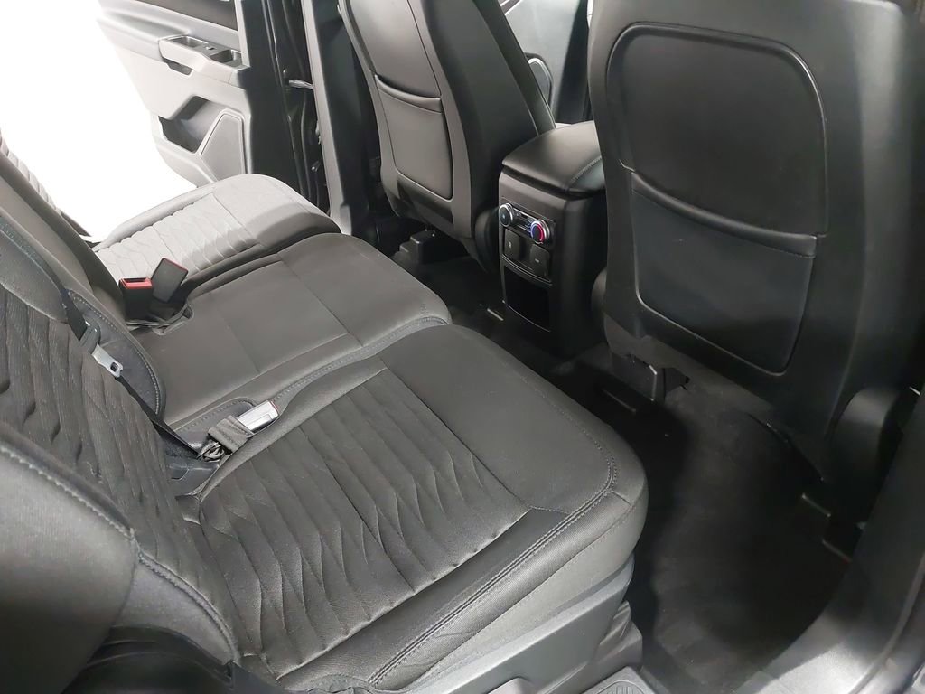 Used 2020 Ford Explorer XLT image 11