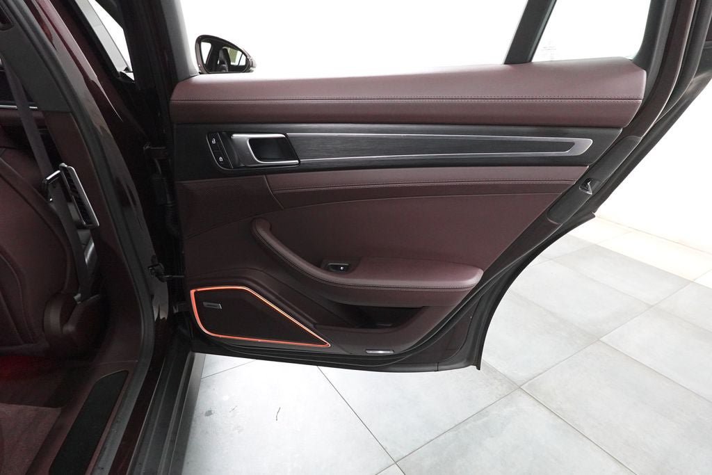 Used 2023 Porsche Panamera 4 Platinum Edition AWD/4WD image 33