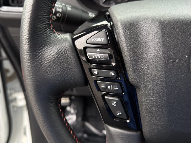 Used 2025 Nissan Frontier PRO-4X AWD/4WD image 14