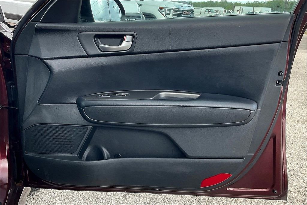 Used 2020 Kia Optima LX image 28