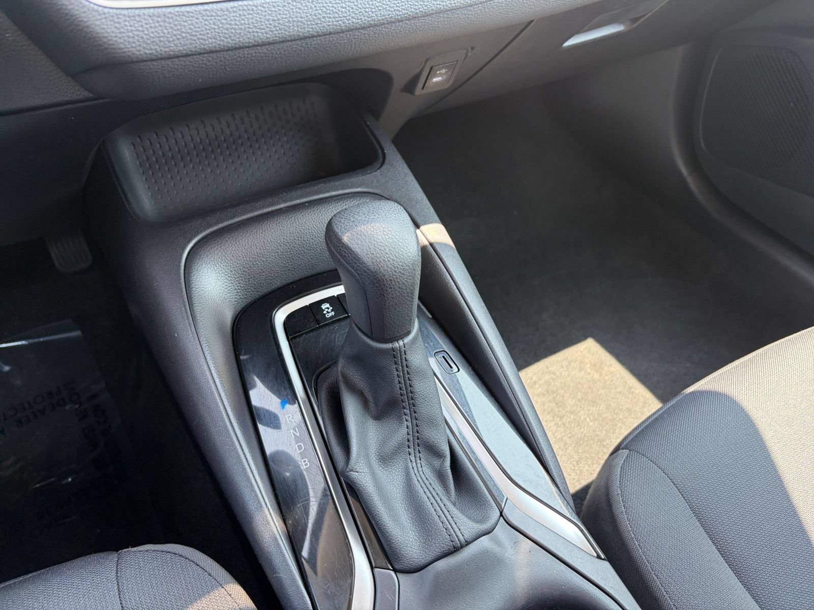 Used 2025 Toyota Corolla LE FWD image 38