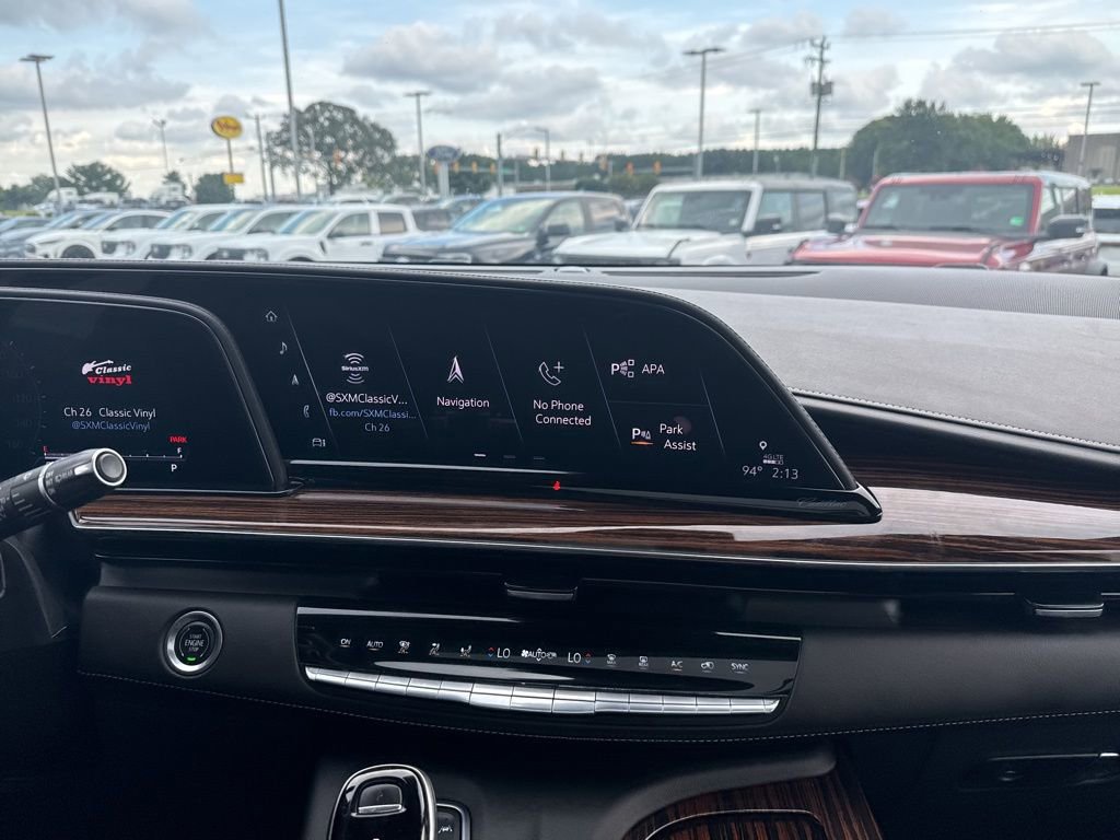 Used 2021 Cadillac Escalade Premium Luxury image 30