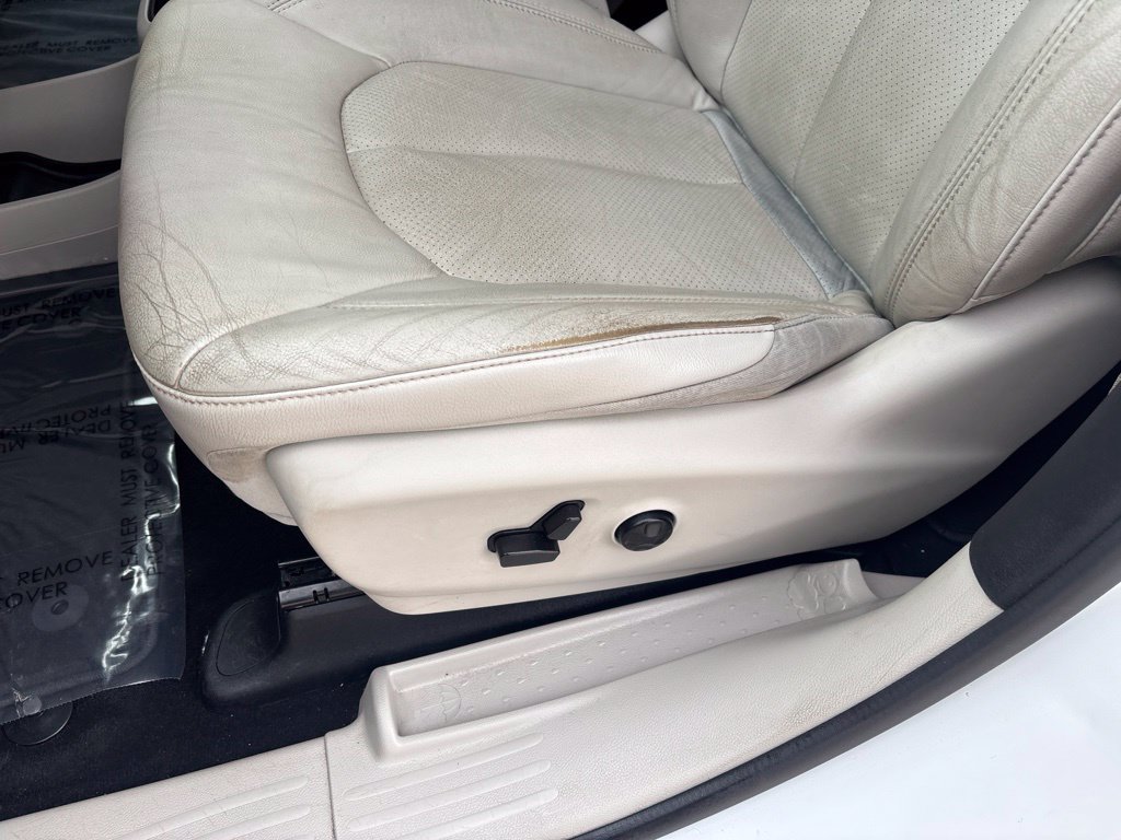 Used 2021 Chrysler Pacifica Touring-L FWD image 23