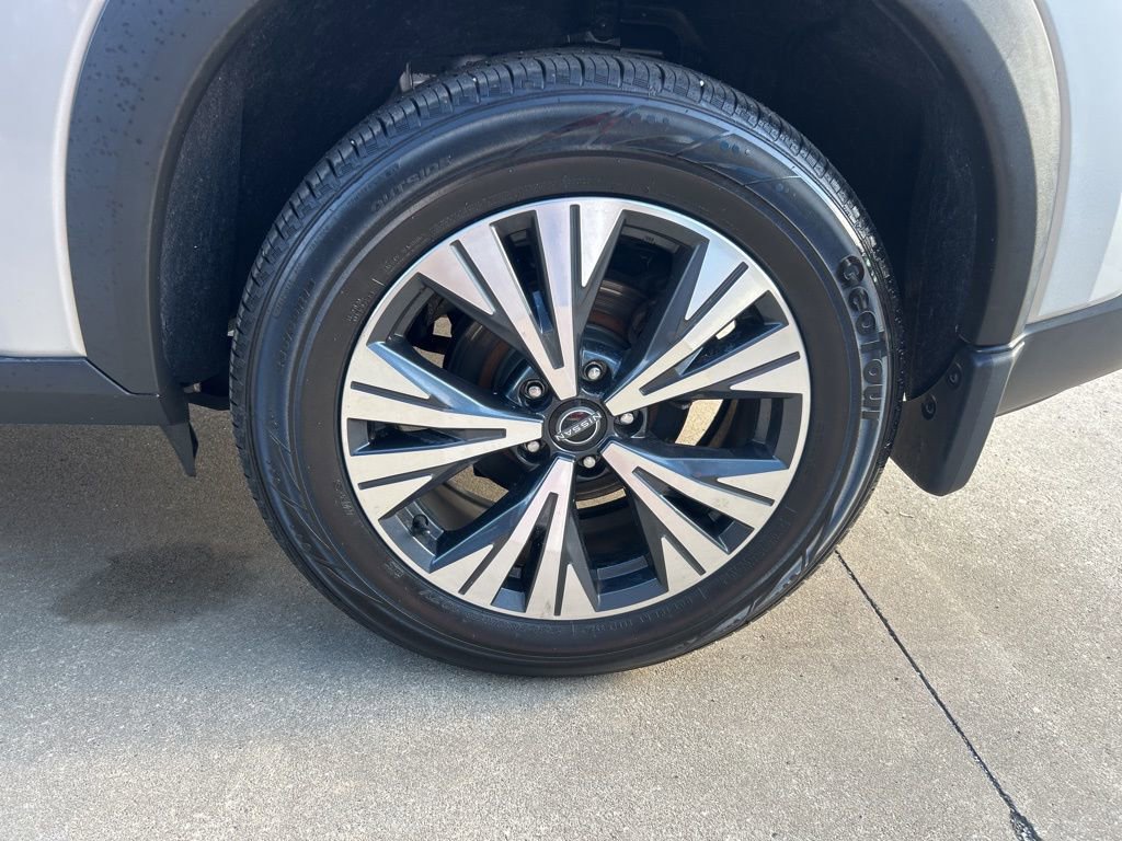 Used 2022 Nissan Rogue SV image 9