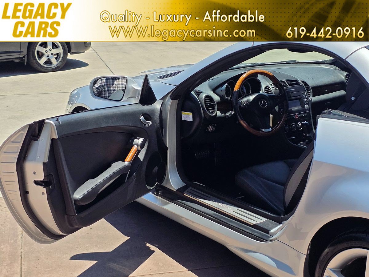 Used 2011 Mercedes-Benz SLK 350 image 41