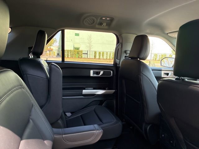 Used 2024 Ford Explorer XLT w/ Equipment Group 202A image 22