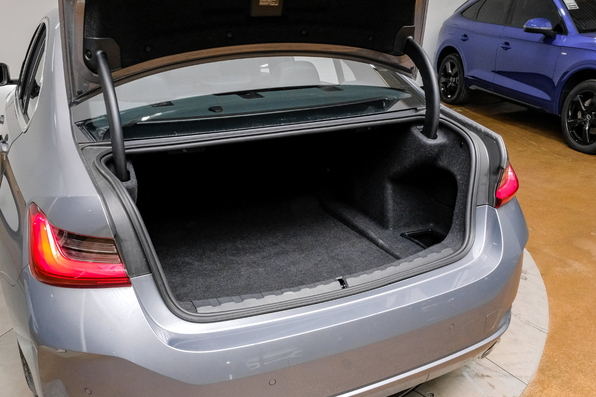 Used 2025 BMW 330i Sedan RWD image 58