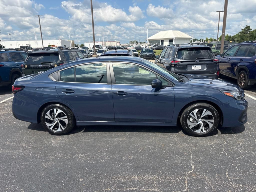 Used 2025 Subaru Legacy Premium AWD/4WD image 2