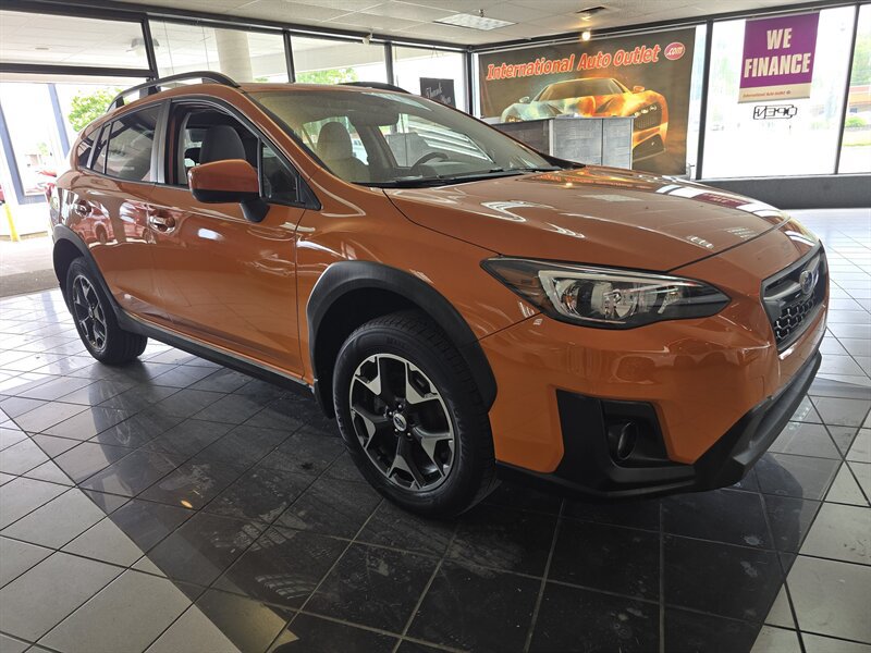 Used 2018 Subaru Crosstrek 2.0i Premium AWD/4WD image 3
