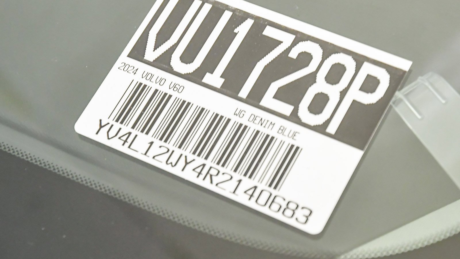 Certified 2024 Volvo V60 B5 Cross Country Plus image 28