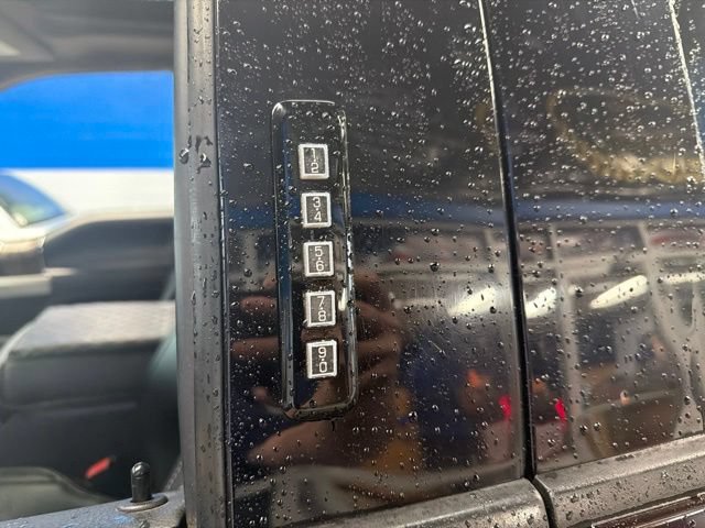 Used 2018 Ford F150 Lariat w/ Equipment Group 502A Luxury AWD/4WD image 9
