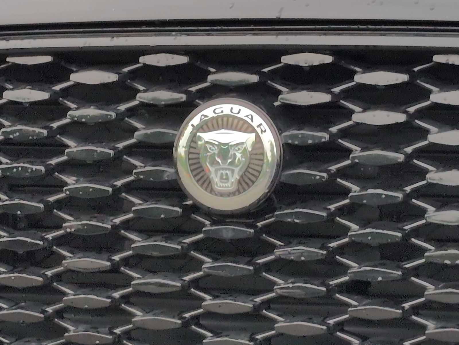 Used 2025 Jaguar F-PACE R-Dynamic S AWD/4WD image 12