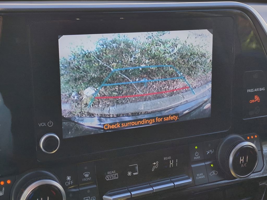 Certified 2024 Toyota Highlander XLE image 21