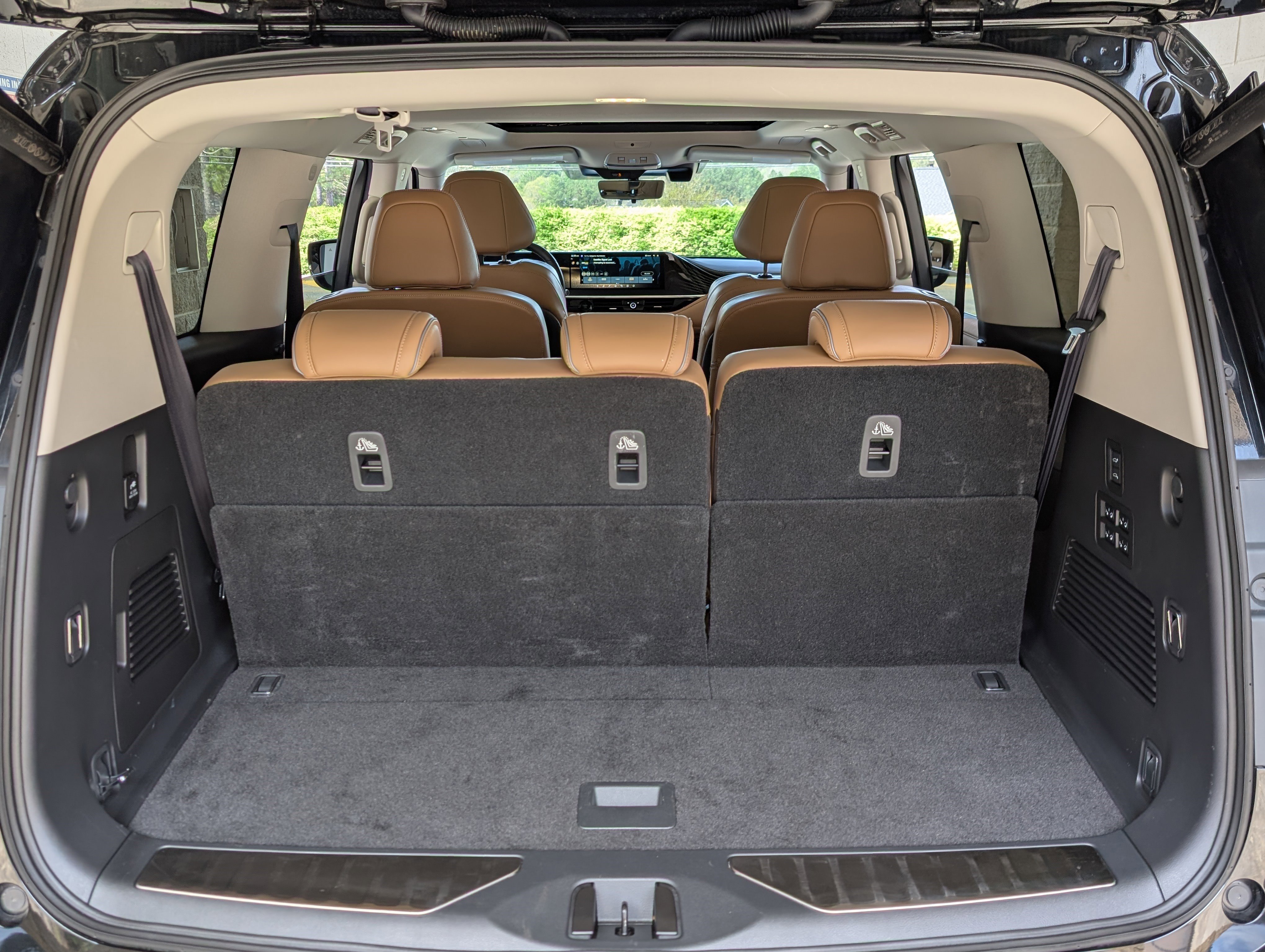 Used 2025 INFINITI QX80 Sensory image 20