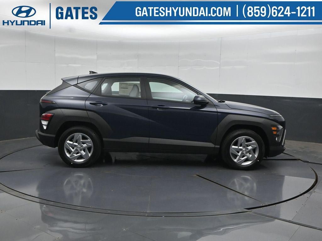 New 2027 Hyundai Kona SE FWD image 3