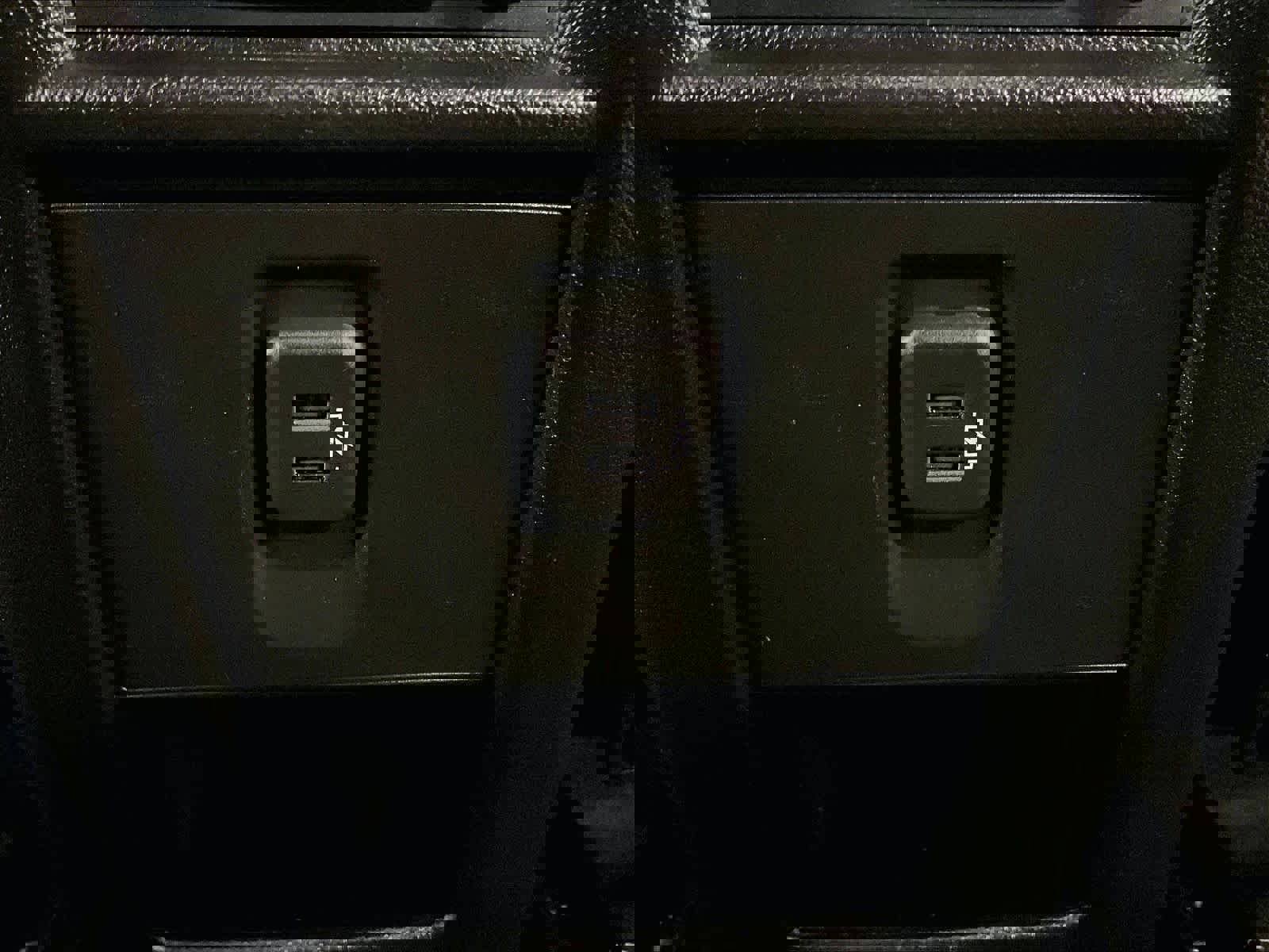 Used 2023 Chevrolet Traverse LT image 28